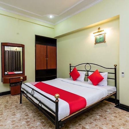 Oyo 38142 Girdhar Mahal Otel Indore Dış mekan fotoğraf