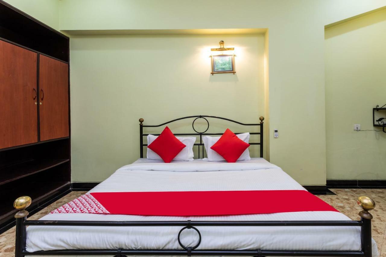Oyo 38142 Girdhar Mahal Otel Indore Dış mekan fotoğraf
